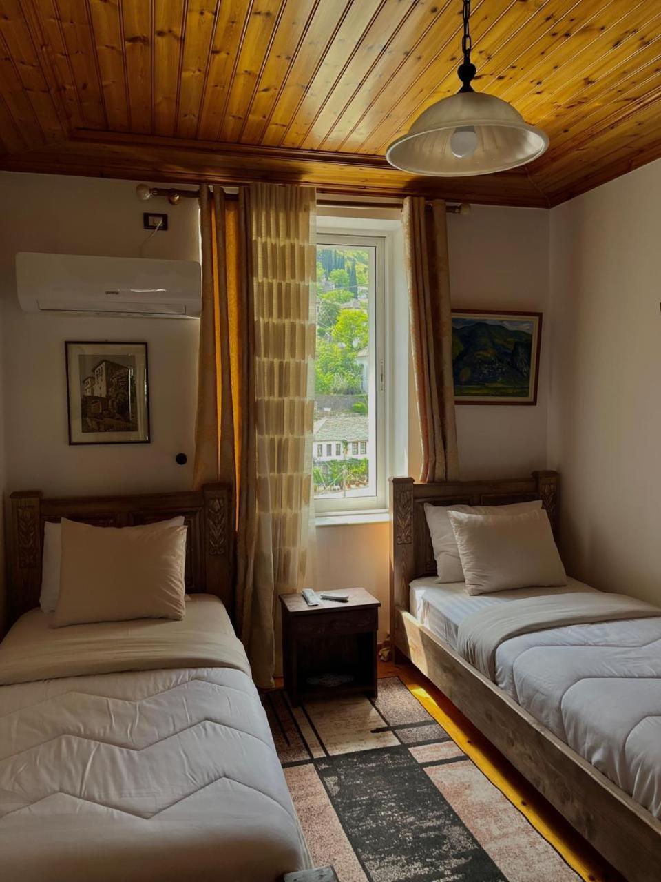 Gjirokastër Andria'S Apartment מראה חיצוני תמונה